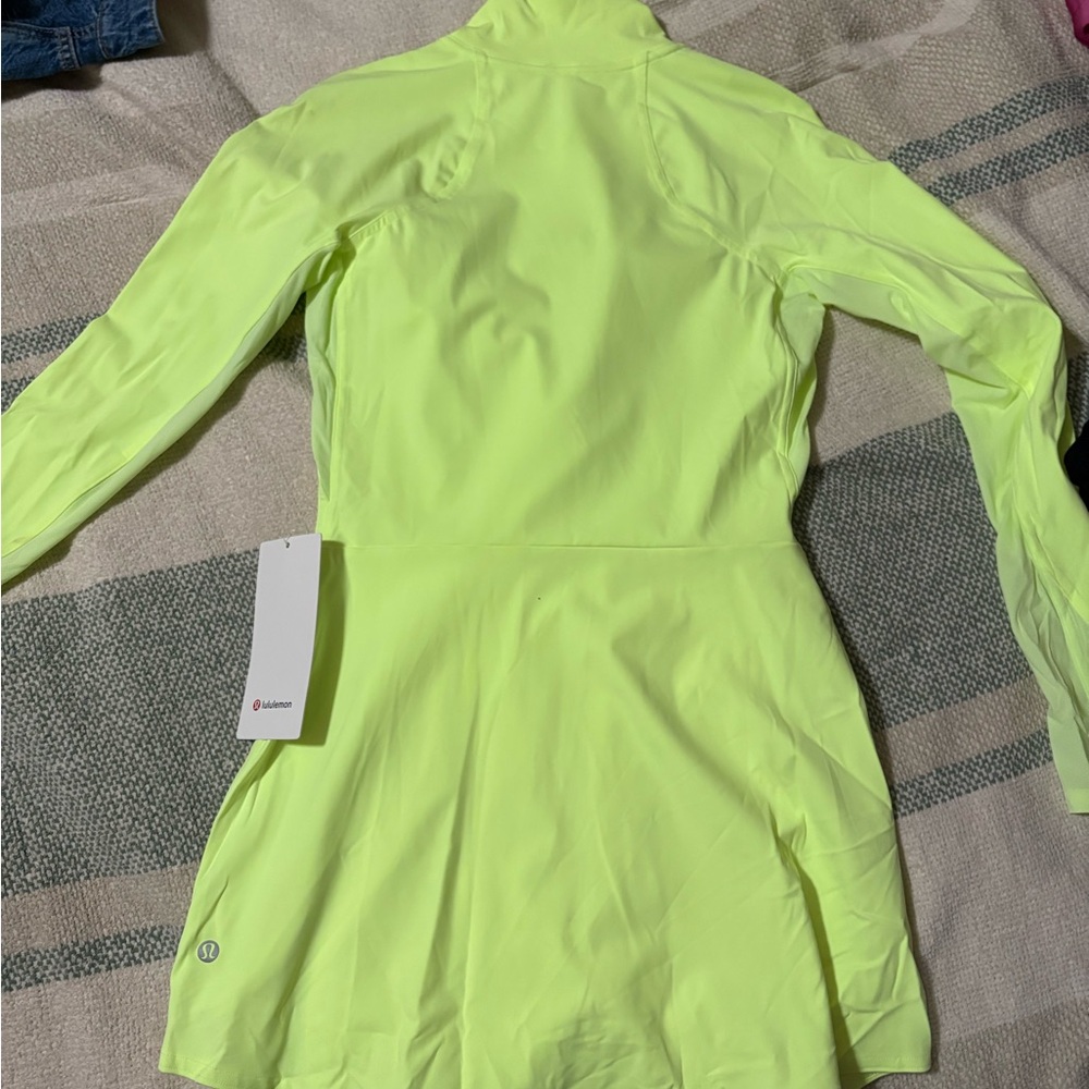 Lululemon Neon Yellow Long Sleeve tennis Dress with shorts size 4 - Picture 2 of 7
